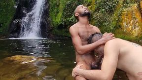 amigos safados fodendo na cachoeira interracial 39 58