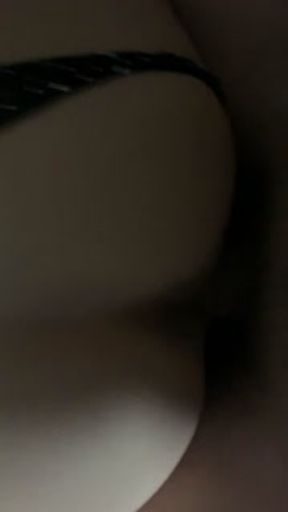 Fucked en PlayBoy model og kom i hendes fisse.  Sperm flyder ud af hende.  Hot amatør porno