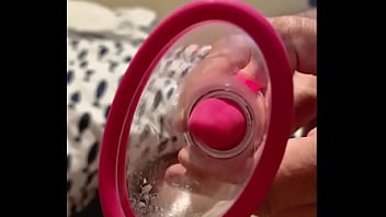 Test d'_un nouveau sextoy tr&egrave_s rigolo... tu veux la suite... abonne toi