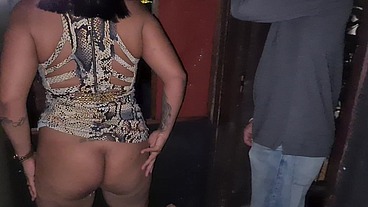 Na balada mamei o barman mas o gerente dele nos pegou no flagra