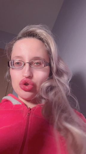Bimbo Red Lipgloss Captivated
