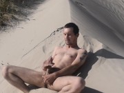 Wank and cum in the dunes