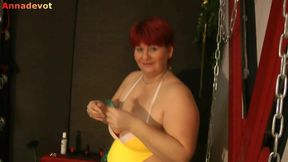 Annadevot - Balloon fun in a bathing suit