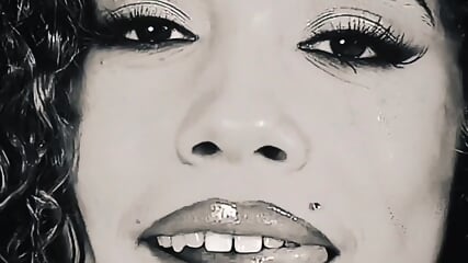 Willow Ryder on display