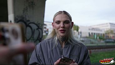 German Fitness Model gets a sloppy blowjob before hardcore casting fuck