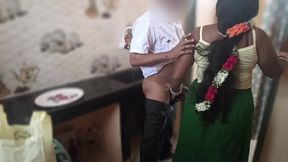 Desi Step Stepmom Fucked in the Kitchen,i Fucked Her to Surprise While She Is Cooking.