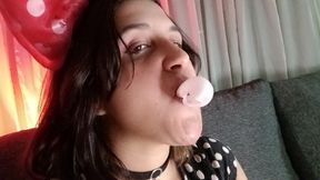 Making a Bubblegum Mess - Minnie Outfit - Bunny Looner