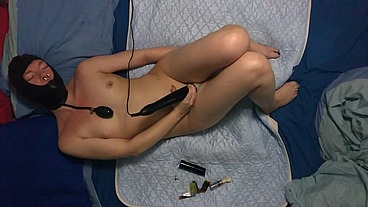 Full and uncut kinky masturbation session with hood and gag, locking plug, clit pumping and anal play! I was getting rather h...
