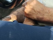 me pajeo en el coche y me corro en mi boca