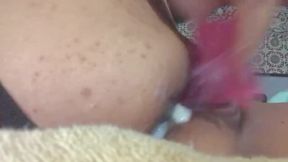 Horny BBW screams in ecstasy as she squirts