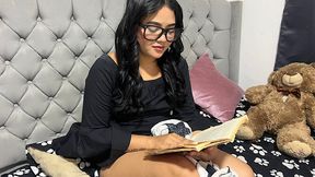 Stepmother can&#039;t contain herself and dares to fulfill her fantasies