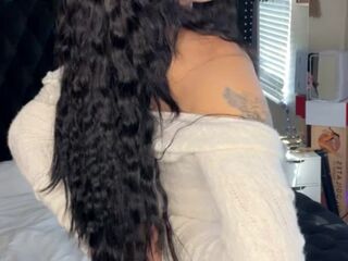 Cute eighteen Year Old Latin babe Shakes her Butt