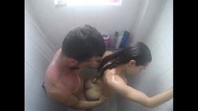 Comeu meu cu no banho e eu engoli toda porra