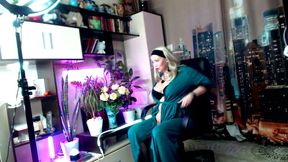 A naughty adult girl and a dildo in her sweet mature cunt .!. )))