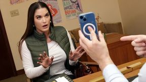 Stepmom Kendra Heart Makes A Deal With Stepsons Teacher To Keep Him From Expulson