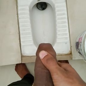 Big cock guy is dumpling his cum in toilet.