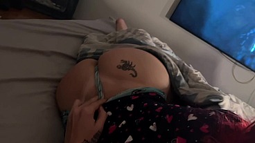 UM PAU GROSSO PARA O CU APERTADO DE UMA PUTA COMPLETO