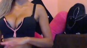 Playful webcam chick shows me her alluring yummy boobies
