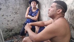 botei a sapatao para paga um boquete na escada