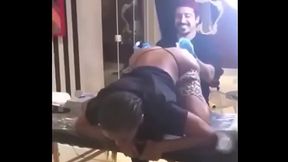 Anita faz tatuagem no Cu