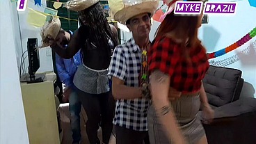 Orgia na festa de arraial de São João 2024 com fernanda chocolate e nicole romanoff e joseph britadeira e o vagabundo é myke brazil