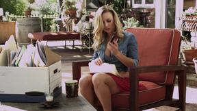 ”Big Titted Bibi Jones' tits sway back & forth”