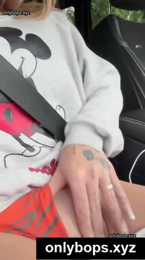 TikTok star teen exposes her onlyFans account