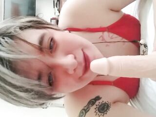 vilma le hace una mamada a hairy