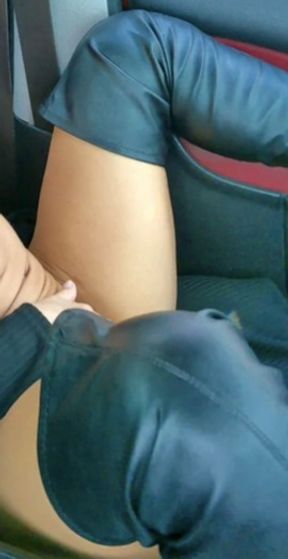 Outdoor pussy licking in the car