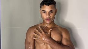 Beisel Prixe Shows Off His Hot Body in a Sultry Solo Performance