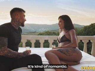 Sexually excited hottie Andrea Retali has a nasty screw session with a uber-hawt sunset backdrop. Incredible utter HD porn!