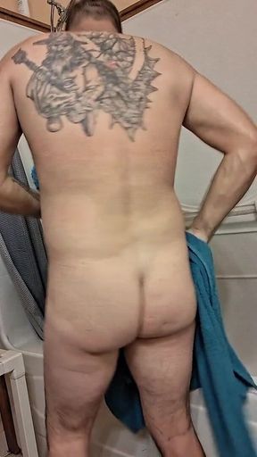 Dubesnackes, Showing Time and Soaping up and Rubbing His Sexy Body.
