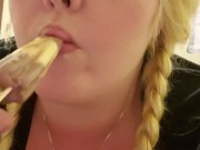 Cute bbw licks, sucks and eats a messy popsicle!