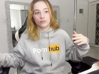 HABLANDO DE THERIANS, TERMINO MASTURBANDOME COMO UNA ZORRA