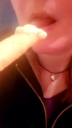 Kinky Girl Sucks Potatoes