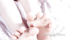 Do you want to cum on my feet? Emily Adaire TS