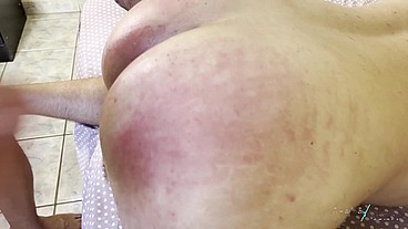 Fodendo o cu do mascarado no pelo.