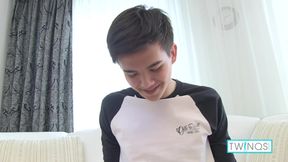 Horny Xander X Jerking Off His Sweet Meat Until Cumming!