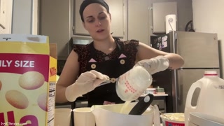 Making Banana Pudding Cups for the Homeless Shelter