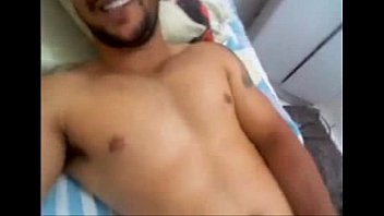 Carioca falando putaria e batendo punheta na cam