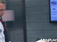 Perfect dude Hans Berlin opens his mouth and ass to DILF Leo Rosso