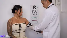 Patient lets her doctor lubricate her with his cock in his office - Max Betancur & Mariana Martix