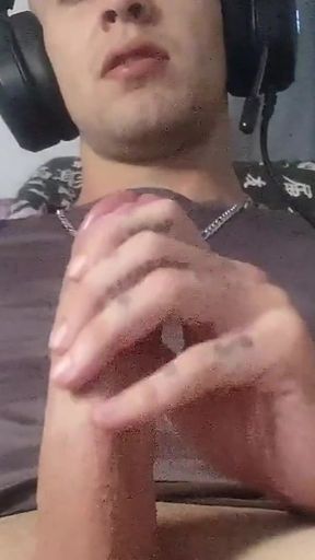 Estava Gravando Uma Punheta Solo, Quando a Debora Prado Viu Ja Quis Cair De Boca E Fazer Um Boquete Profundo Perfeito