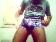 Primeira vez tirando a roupa no Pornhub