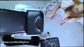 el doctor se folla a la mujer de su amigo en la consulta del ginecologo