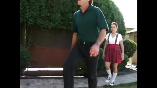 Dave Hardman le folla el culo apretado a Danielle Dynamite