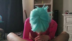 Girlfriend giving blowjob on knees homemade
