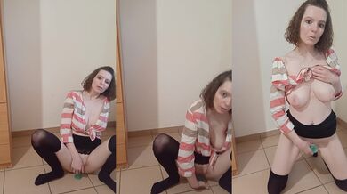 The teasing beauty who plays with her big ass alone