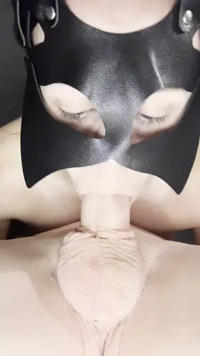Hot 18-year-old amateur wife swallows huge cumshot