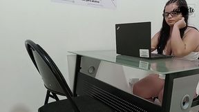 mi profesora abby me da una clase muy caliente